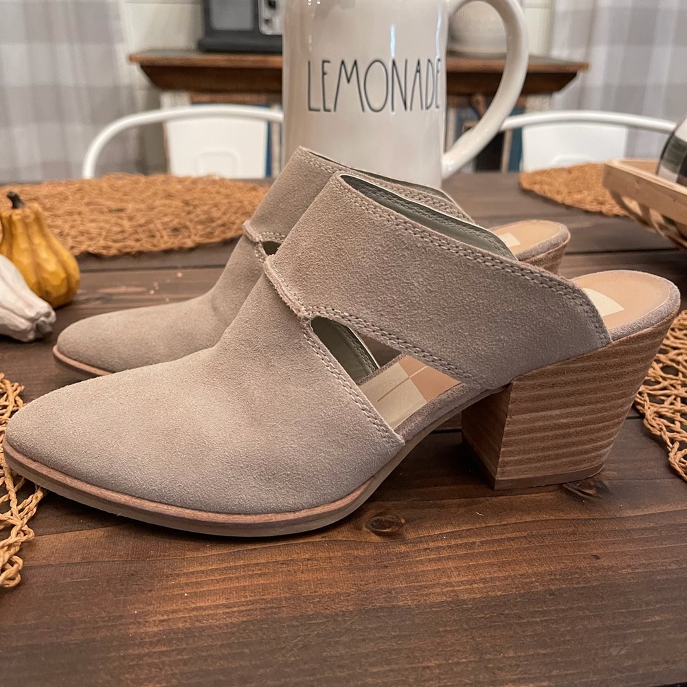 Dolce Vita tan mule